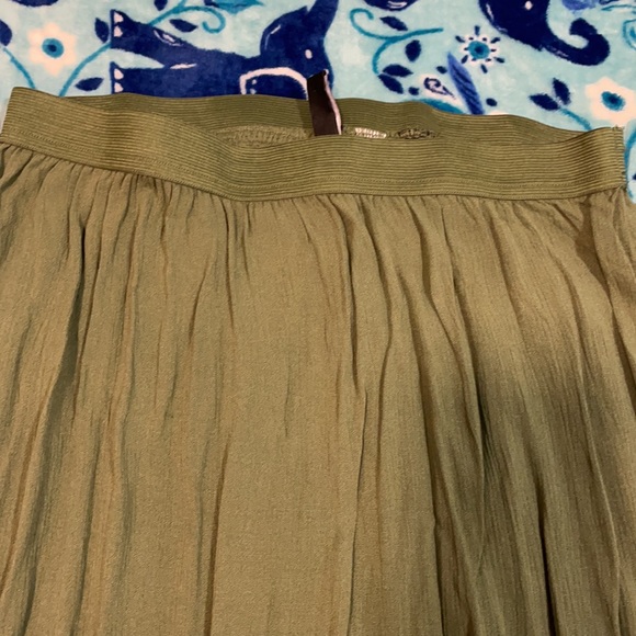 Divided H&M Army Green Skirt - Picture 4 of 5